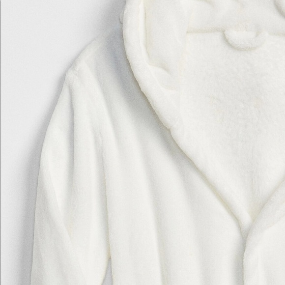Gap Kids Fuzzy Bath Robe - Picture 3 of 7